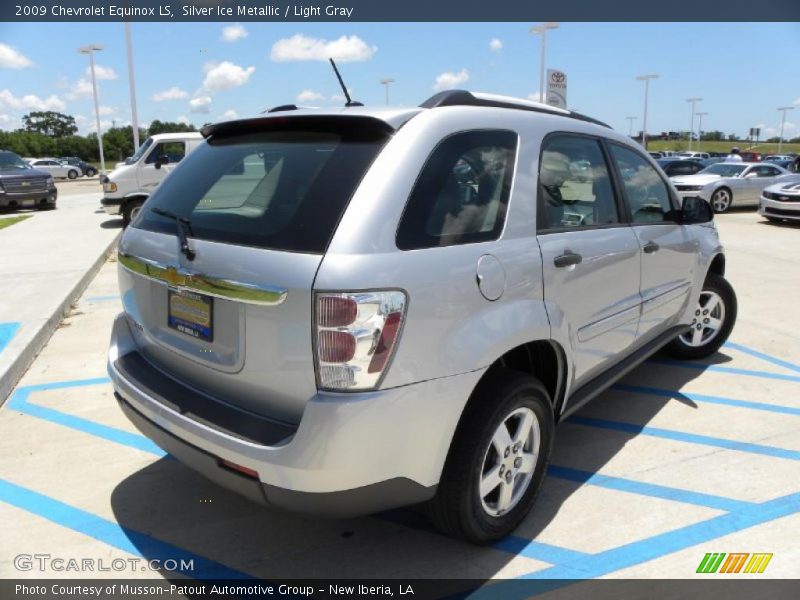 Silver Ice Metallic / Light Gray 2009 Chevrolet Equinox LS