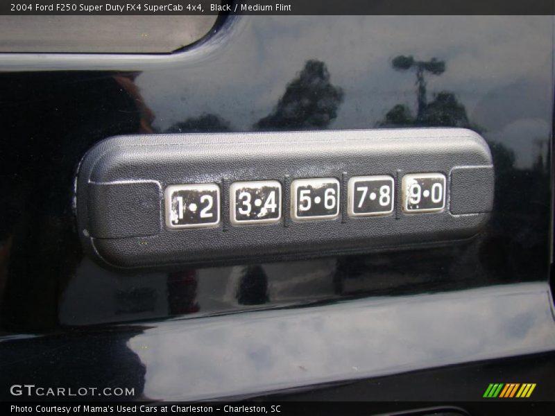 Black / Medium Flint 2004 Ford F250 Super Duty FX4 SuperCab 4x4