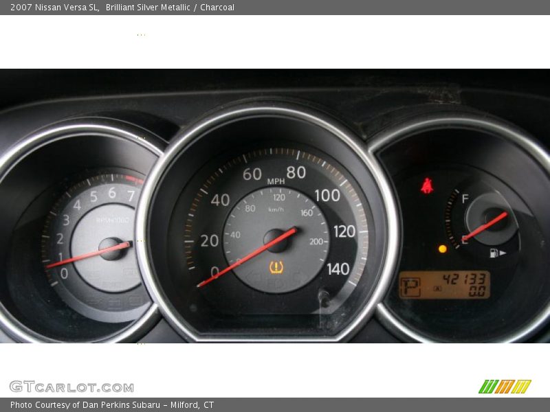 Brilliant Silver Metallic / Charcoal 2007 Nissan Versa SL