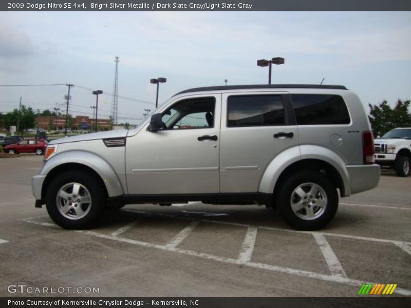 Bright Silver Metallic / Dark Slate Gray/Light Slate Gray 2009 Dodge Nitro SE 4x4