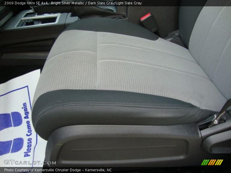 Bright Silver Metallic / Dark Slate Gray/Light Slate Gray 2009 Dodge Nitro SE 4x4