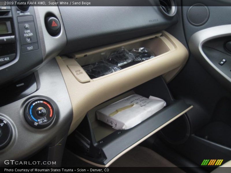 Super White / Sand Beige 2009 Toyota RAV4 4WD