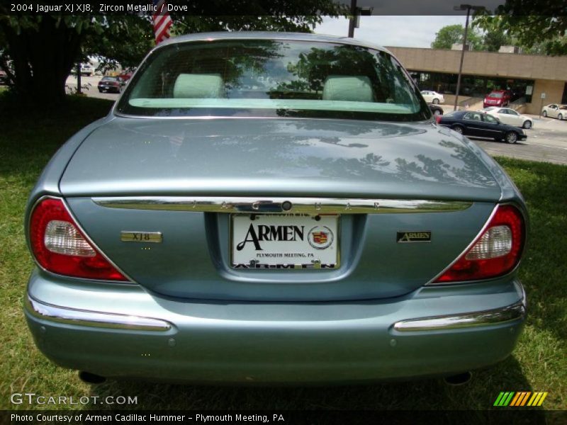 Zircon Metallic / Dove 2004 Jaguar XJ XJ8