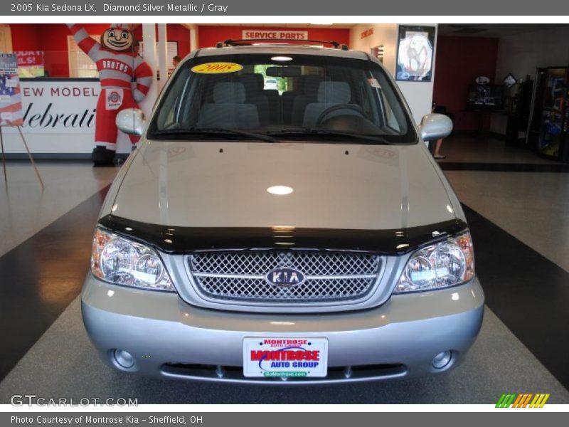 Diamond Silver Metallic / Gray 2005 Kia Sedona LX