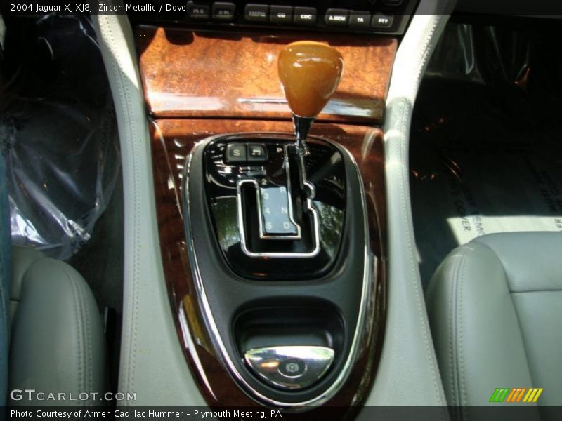 Zircon Metallic / Dove 2004 Jaguar XJ XJ8