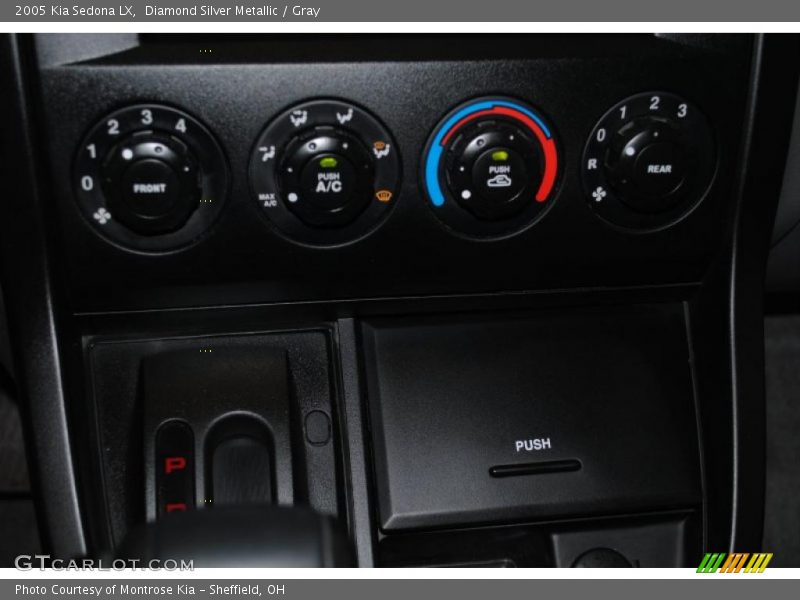 Diamond Silver Metallic / Gray 2005 Kia Sedona LX