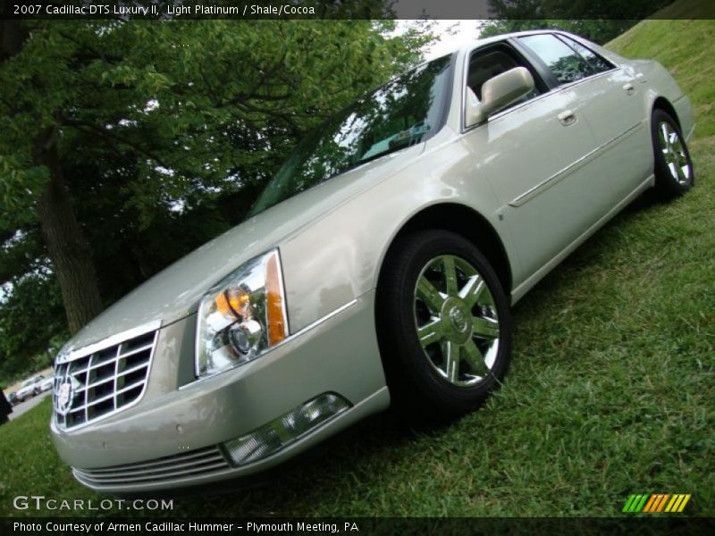 Light Platinum / Shale/Cocoa 2007 Cadillac DTS Luxury II