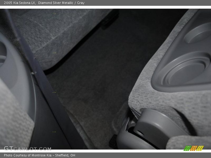 Diamond Silver Metallic / Gray 2005 Kia Sedona LX