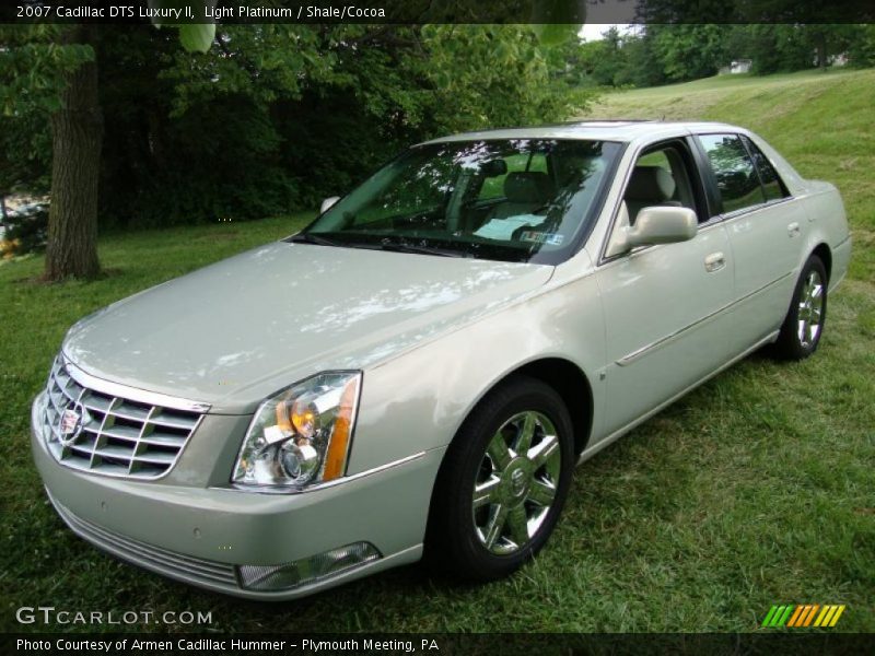 Light Platinum / Shale/Cocoa 2007 Cadillac DTS Luxury II