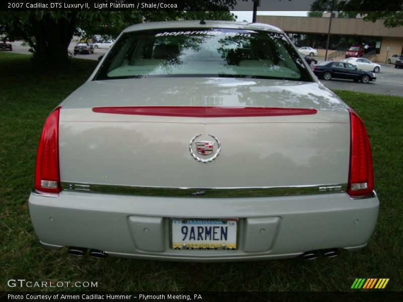 Light Platinum / Shale/Cocoa 2007 Cadillac DTS Luxury II