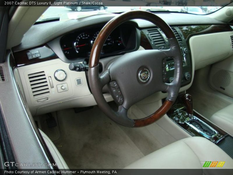 Light Platinum / Shale/Cocoa 2007 Cadillac DTS Luxury II