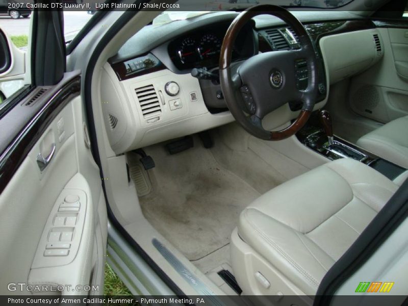 Light Platinum / Shale/Cocoa 2007 Cadillac DTS Luxury II