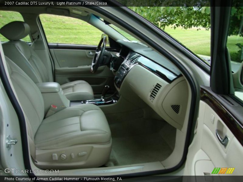 Light Platinum / Shale/Cocoa 2007 Cadillac DTS Luxury II