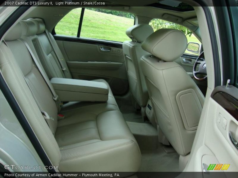 Light Platinum / Shale/Cocoa 2007 Cadillac DTS Luxury II