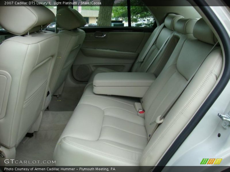 Light Platinum / Shale/Cocoa 2007 Cadillac DTS Luxury II