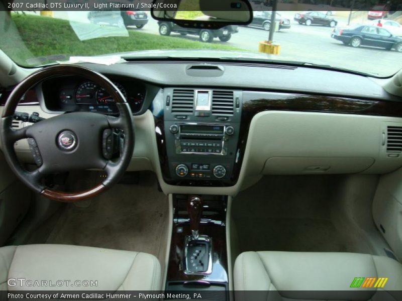 Light Platinum / Shale/Cocoa 2007 Cadillac DTS Luxury II