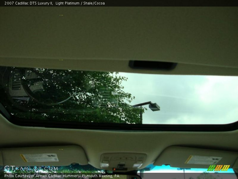 Light Platinum / Shale/Cocoa 2007 Cadillac DTS Luxury II