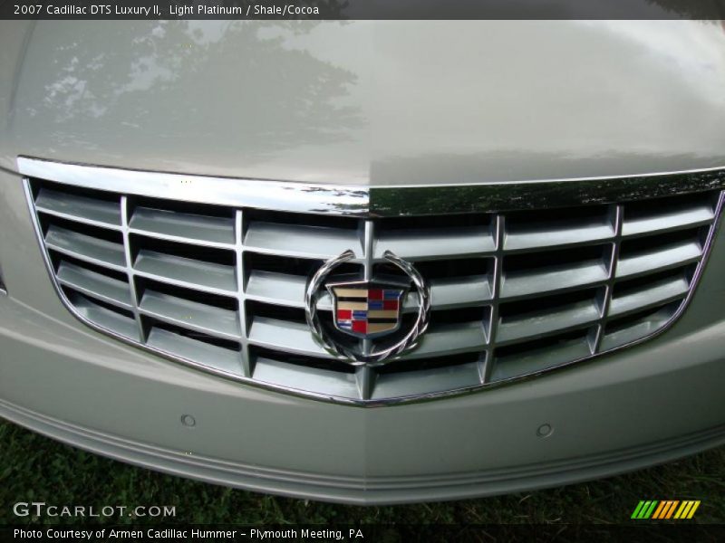 Light Platinum / Shale/Cocoa 2007 Cadillac DTS Luxury II