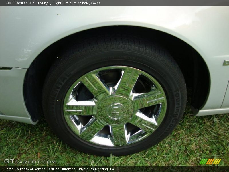 Light Platinum / Shale/Cocoa 2007 Cadillac DTS Luxury II