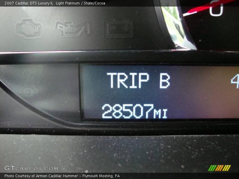 Light Platinum / Shale/Cocoa 2007 Cadillac DTS Luxury II