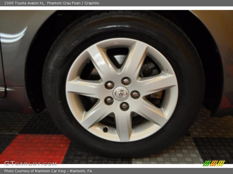 Phantom Gray Pearl / Graphite 2006 Toyota Avalon XL
