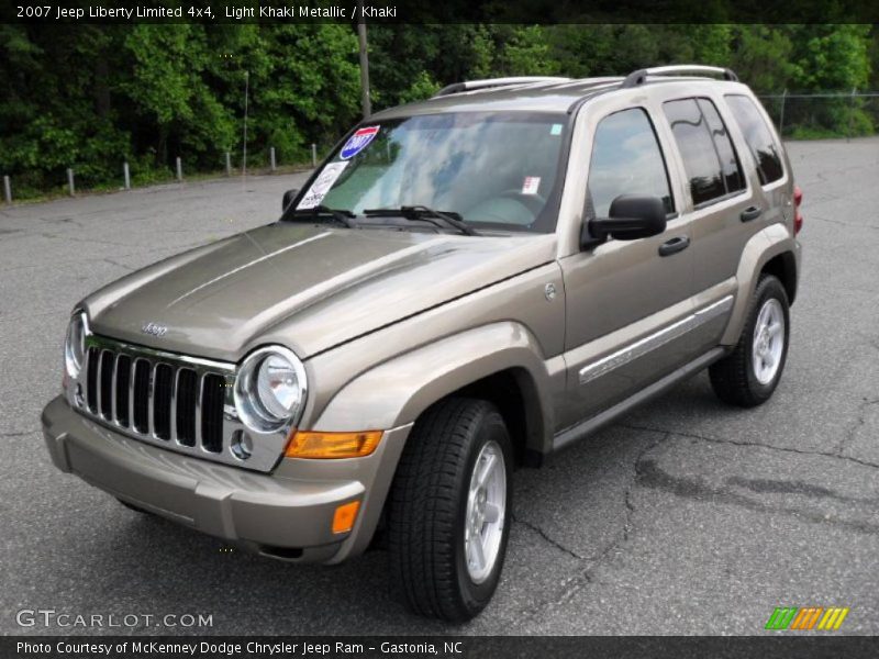 Light Khaki Metallic / Khaki 2007 Jeep Liberty Limited 4x4