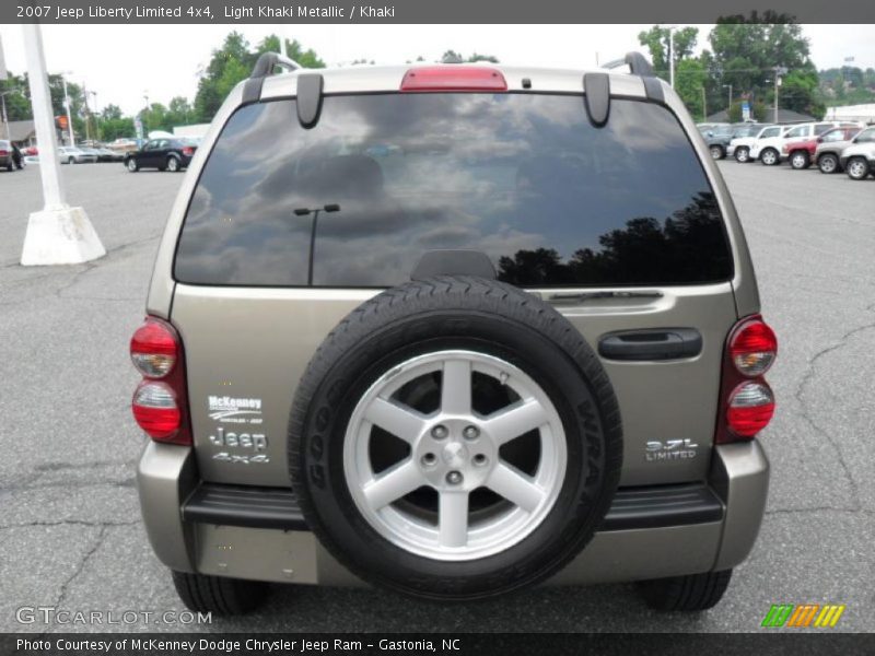 Light Khaki Metallic / Khaki 2007 Jeep Liberty Limited 4x4