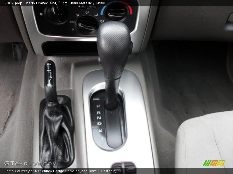 Light Khaki Metallic / Khaki 2007 Jeep Liberty Limited 4x4