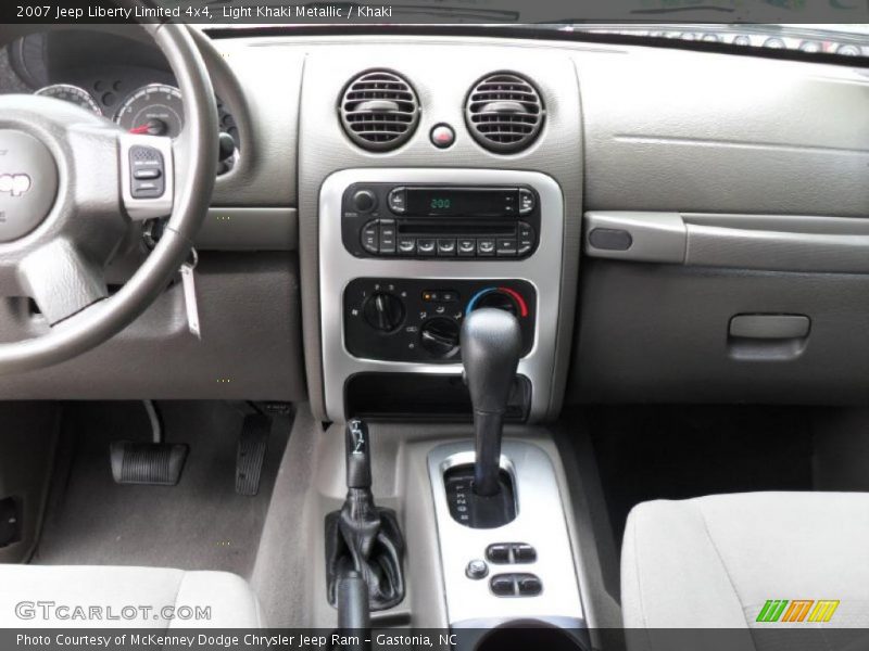 Light Khaki Metallic / Khaki 2007 Jeep Liberty Limited 4x4