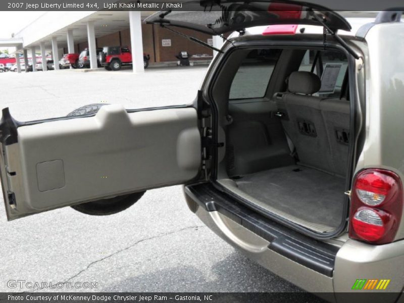 Light Khaki Metallic / Khaki 2007 Jeep Liberty Limited 4x4