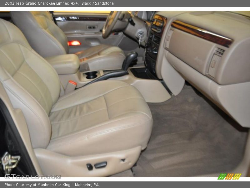 Black / Sandstone 2002 Jeep Grand Cherokee Limited 4x4