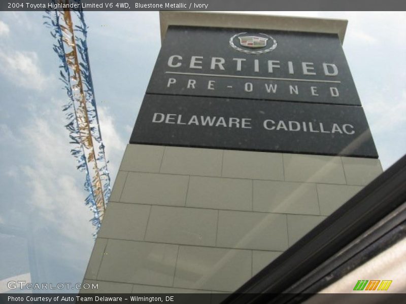 Bluestone Metallic / Ivory 2004 Toyota Highlander Limited V6 4WD