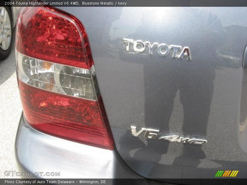 Bluestone Metallic / Ivory 2004 Toyota Highlander Limited V6 4WD