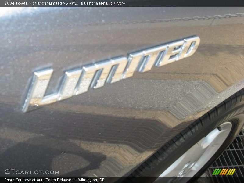 Bluestone Metallic / Ivory 2004 Toyota Highlander Limited V6 4WD