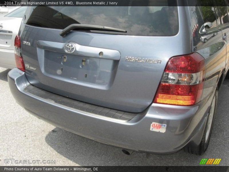Bluestone Metallic / Ivory 2004 Toyota Highlander Limited V6 4WD
