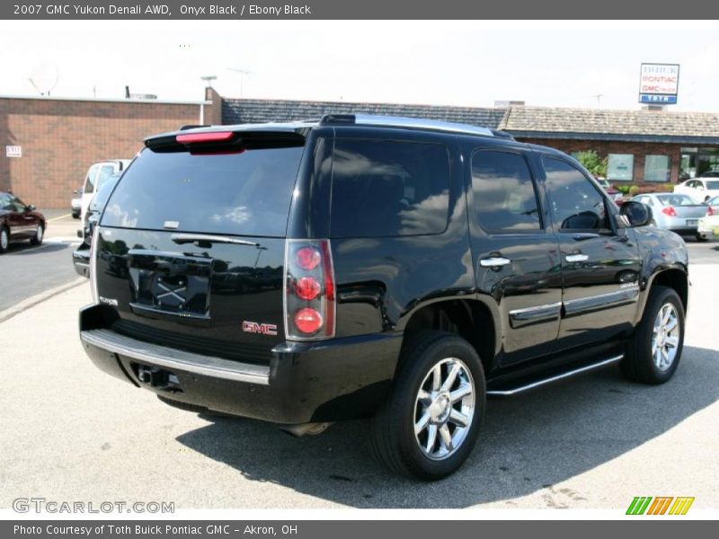 Onyx Black / Ebony Black 2007 GMC Yukon Denali AWD