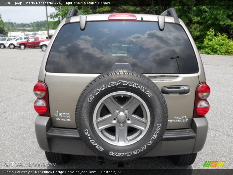 Light Khaki Metallic / Khaki 2005 Jeep Liberty Renegade 4x4