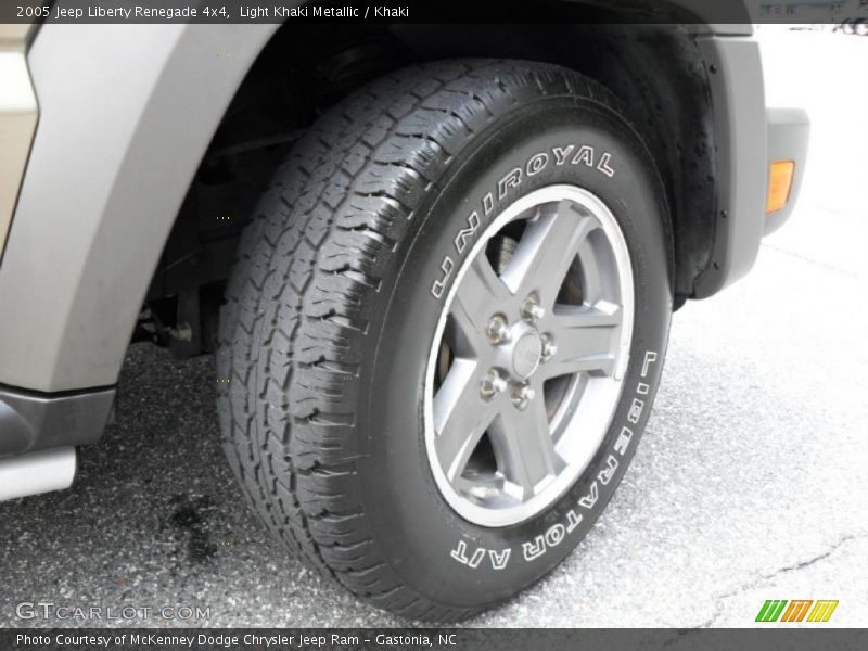 Light Khaki Metallic / Khaki 2005 Jeep Liberty Renegade 4x4