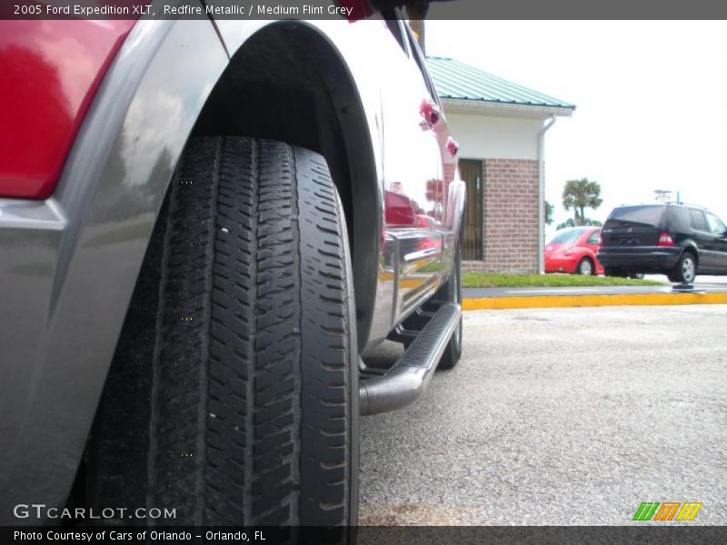 Redfire Metallic / Medium Flint Grey 2005 Ford Expedition XLT