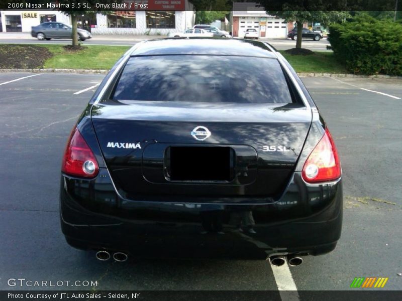 Onyx Black / Frost 2006 Nissan Maxima 3.5 SL