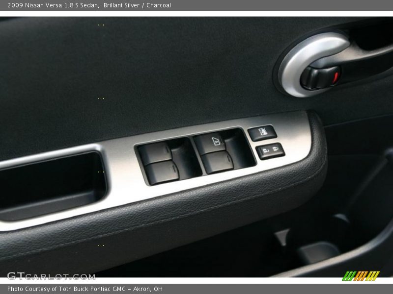 Brillant Silver / Charcoal 2009 Nissan Versa 1.8 S Sedan