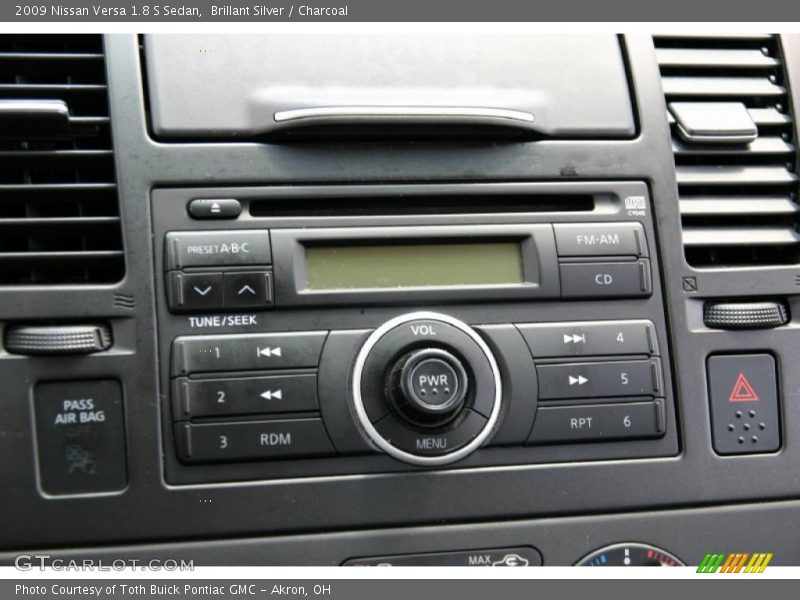Brillant Silver / Charcoal 2009 Nissan Versa 1.8 S Sedan
