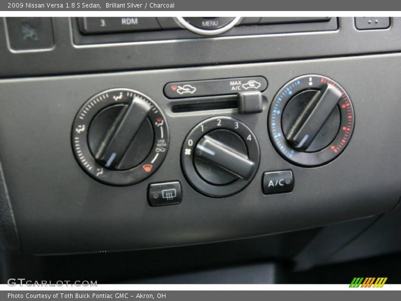 Brillant Silver / Charcoal 2009 Nissan Versa 1.8 S Sedan