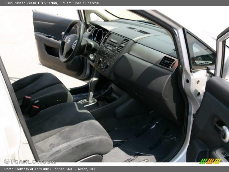 Brillant Silver / Charcoal 2009 Nissan Versa 1.8 S Sedan