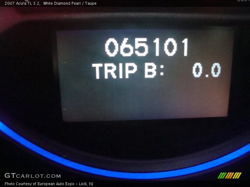 White Diamond Pearl / Taupe 2007 Acura TL 3.2
