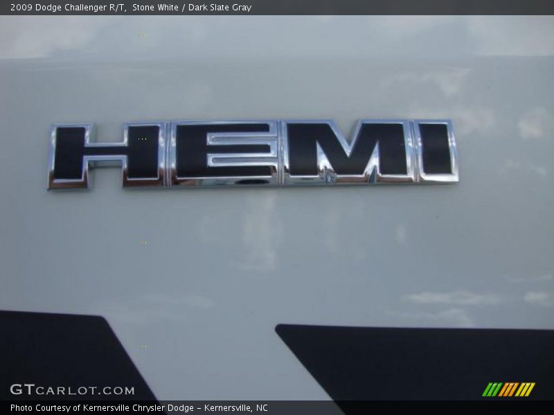 Stone White / Dark Slate Gray 2009 Dodge Challenger R/T