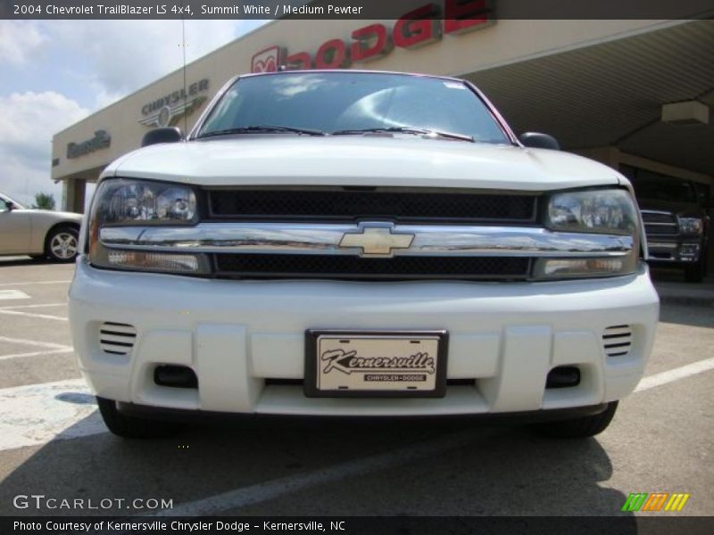 Summit White / Medium Pewter 2004 Chevrolet TrailBlazer LS 4x4