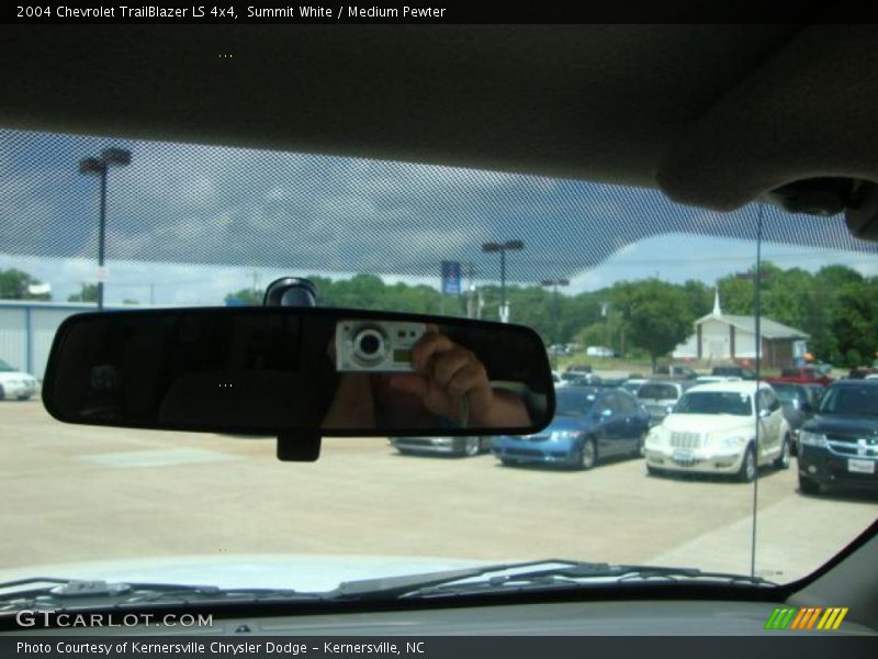 Summit White / Medium Pewter 2004 Chevrolet TrailBlazer LS 4x4