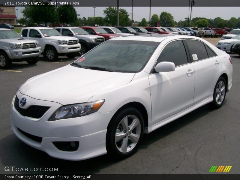 Super White / Ash 2011 Toyota Camry SE