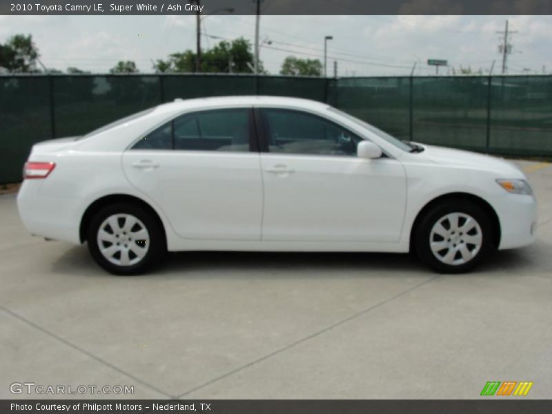 Super White / Ash Gray 2010 Toyota Camry LE